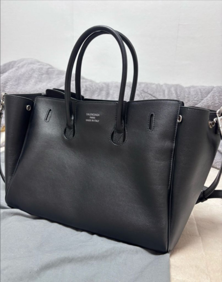 (새상품) 발렌시아가 벨에어 스몰 블랙--2