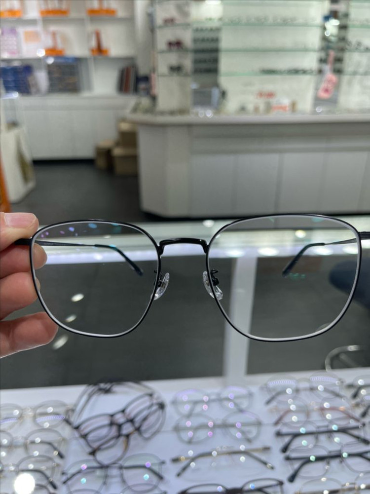빅사이즈 티타늄 안경 팝니다--1