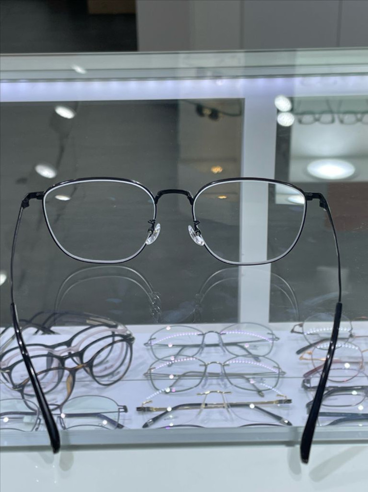 빅사이즈 티타늄 안경 팝니다--2