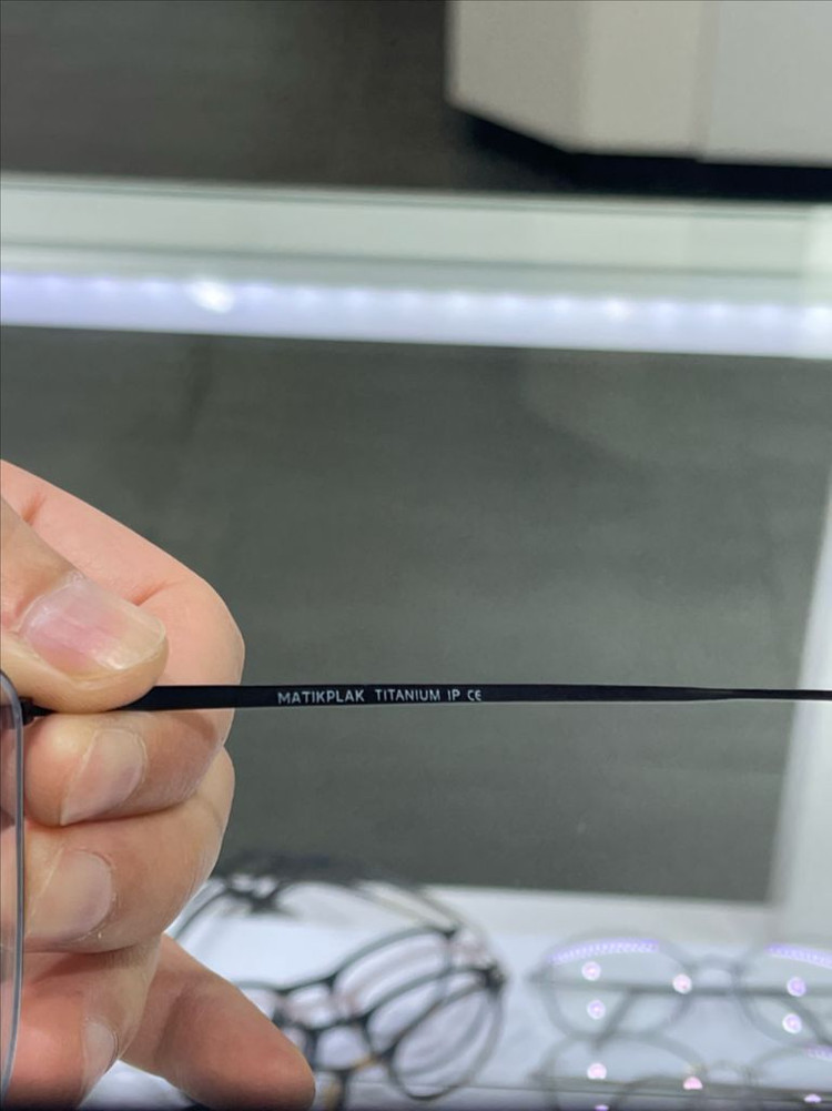 빅사이즈 티타늄 안경 팝니다--3