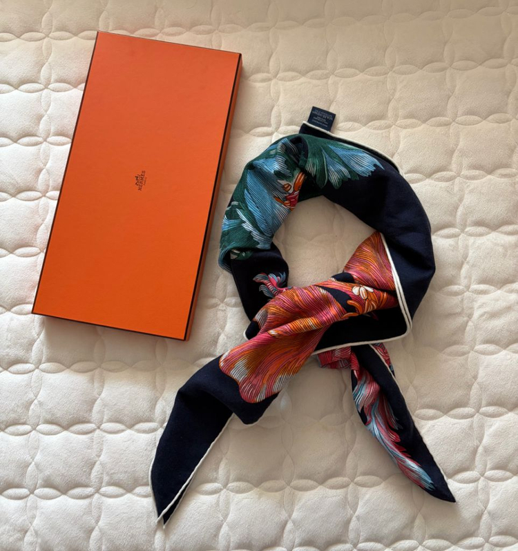 에르메스 튤립자이언트 트라이앵글숄--8