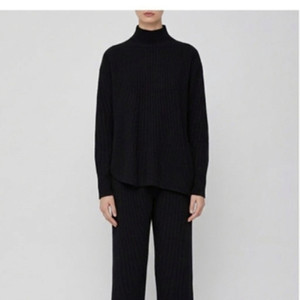 델라라나 DELLALANA 블랙 100% 캐시미어 언밸런스 골지 니트 프리사이즈 정품