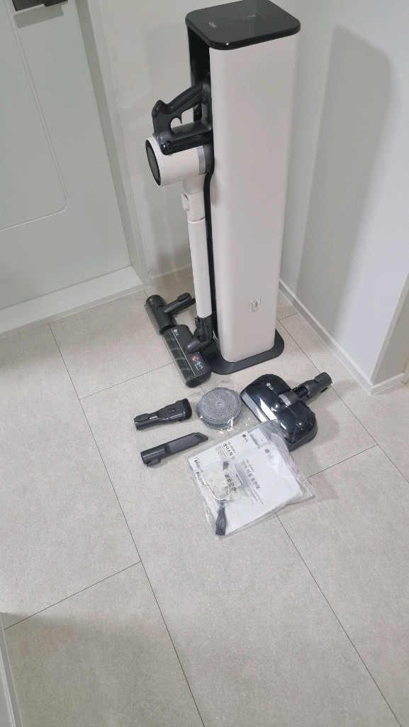 LG오브제 무선청소기 풀세트 판매합니다--4