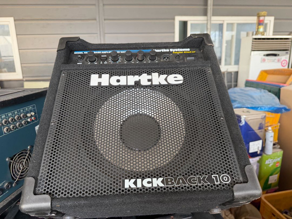 Hartke Kickback 10 (하트키 킥백 10) 유형: 베이스 기타용 콤보 앰프 이미지