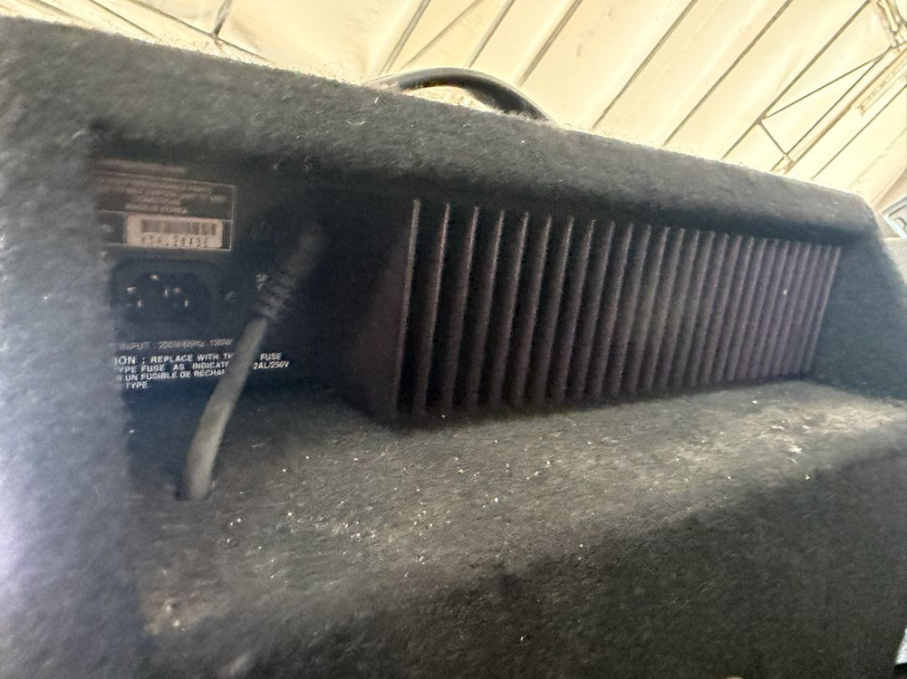 Hartke Kickback 10 (하트키 킥백 10) 유형: 베이스 기타용 콤보 앰프 이미지