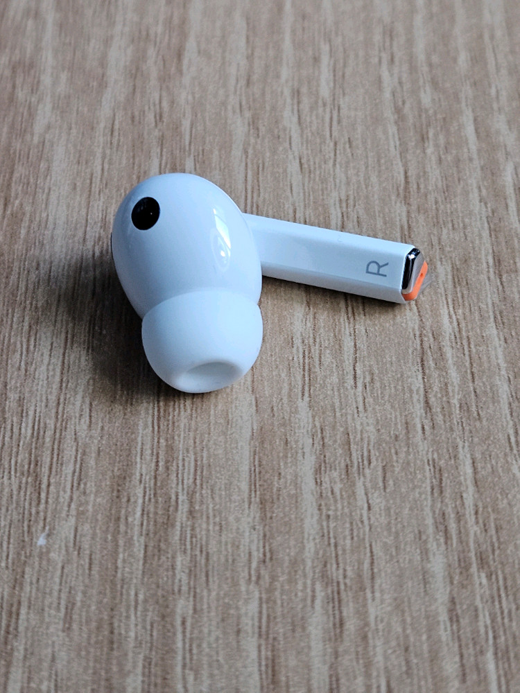 갤럭시 버즈3프로 화이트 오른쪽 유닛--1