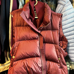 허쉬 허앤쉬 조끼 패딩 버건디