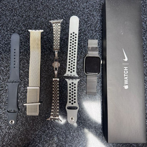 애플워치 SE나이키 44mm 풀박스 + 스트랩 5개 이미지