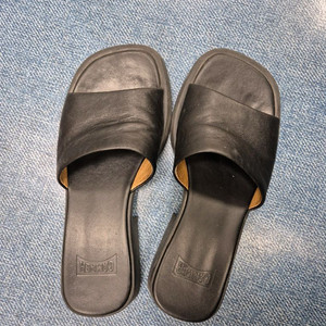 캠퍼 여성 블랙 다나 슬라이드 225mm