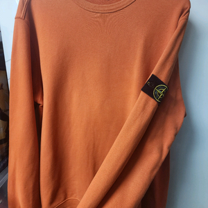 스톤아일랜드 맨투맨 오렌지 색상 정품 2XL