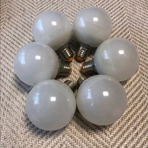 서울 인테리어 형광등 볼전구 여러개 등등 이미지