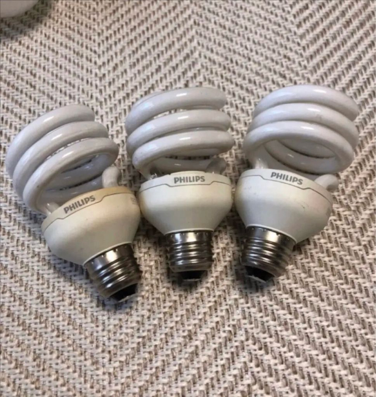 서울 인테리어 형광등 볼전구 여러개 등등 이미지