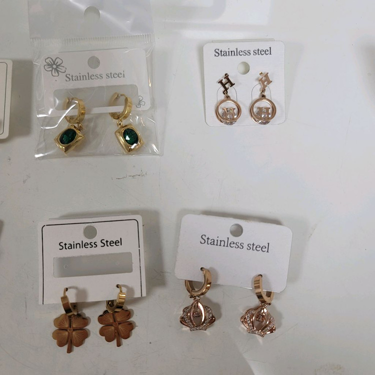 무지개 써지컬 귀걸이 6개--3