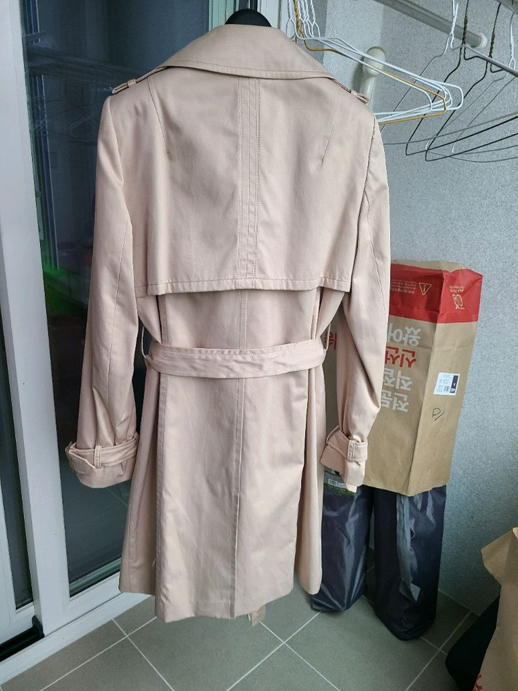 여성의류(원피스,LIST 리스트트렌치 코트) 이미지