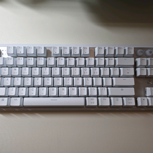 커세어 K70 PRO TKL MGX 화이트 자석축 키보드 풀박 팝니다