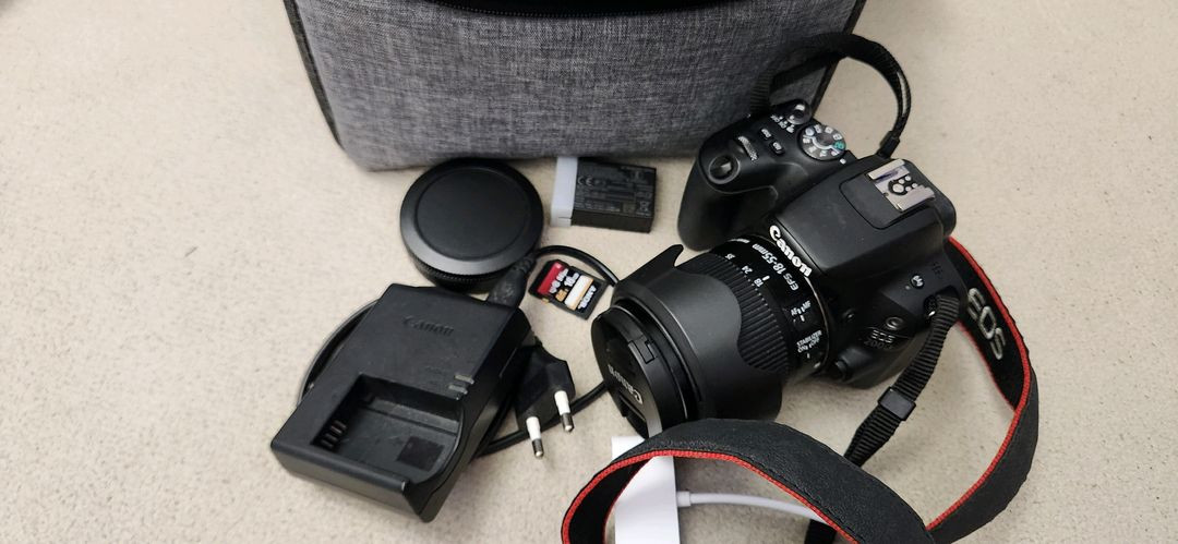 캐논 EOS 200D &EF-S 18-55 IS STM 렌즈 풀셋 팝니다--0