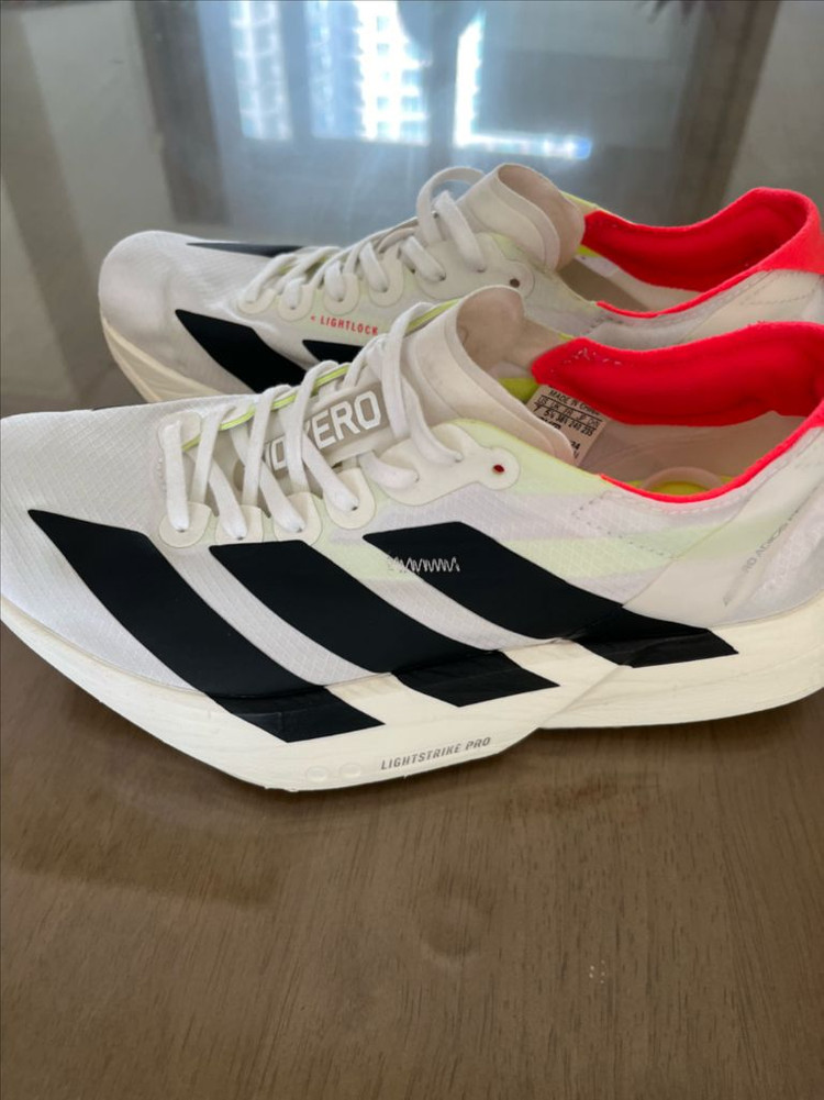 아디다스 프로4 240mm 카본화 이미지