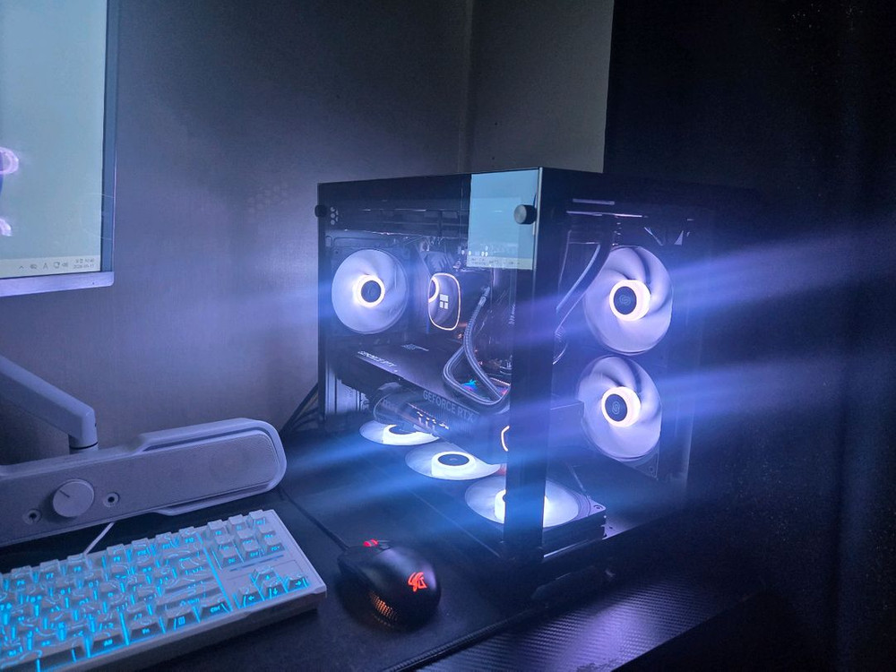 라이젠 7800X3D RTX 5070 32G 1TB 게이밍 컴퓨터 PC 본체--2