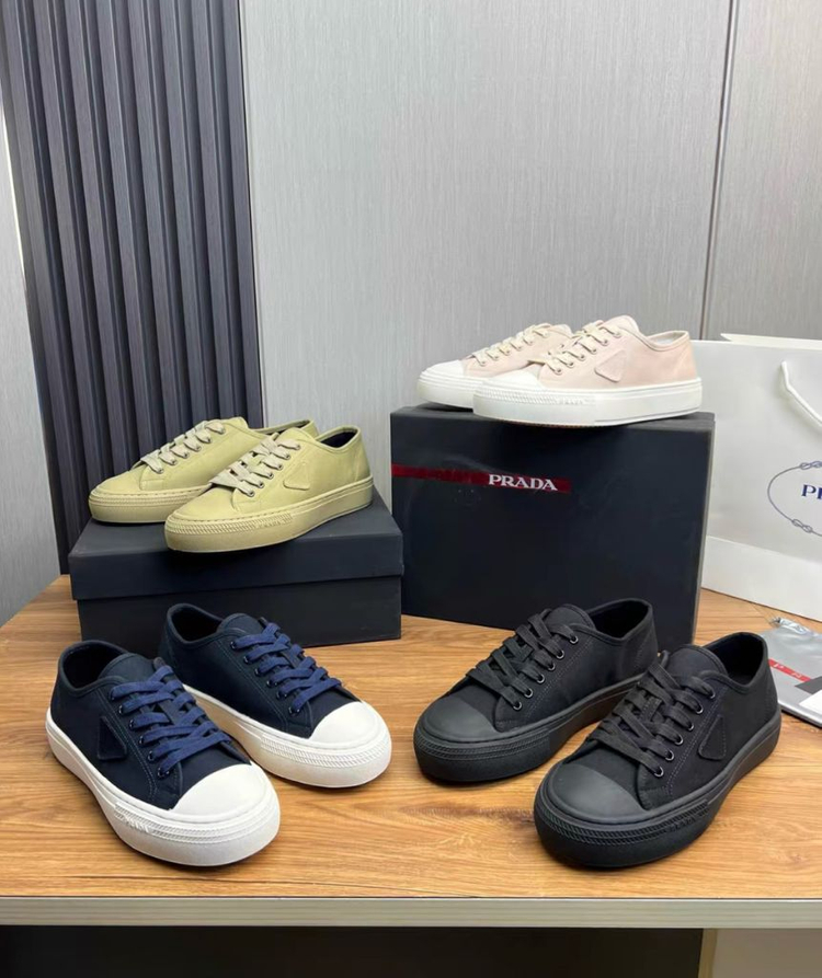 프라다 험프 스니커즈--7
