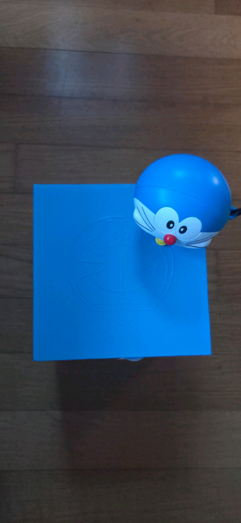 CASETiFY 도라에몽 에어팟 케이스 팝니다--2