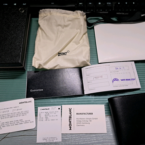 몽블랑 마이스터스튁 6cc 지갑 198308 팝니다