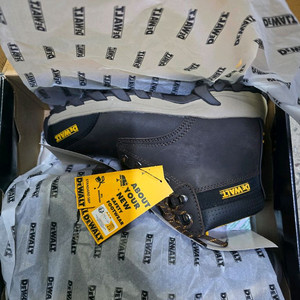 디월트 안전화 판매합니다