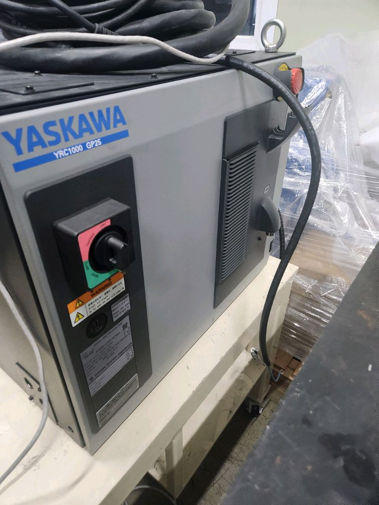 산업용로봇 야스카와 GP25 이미지