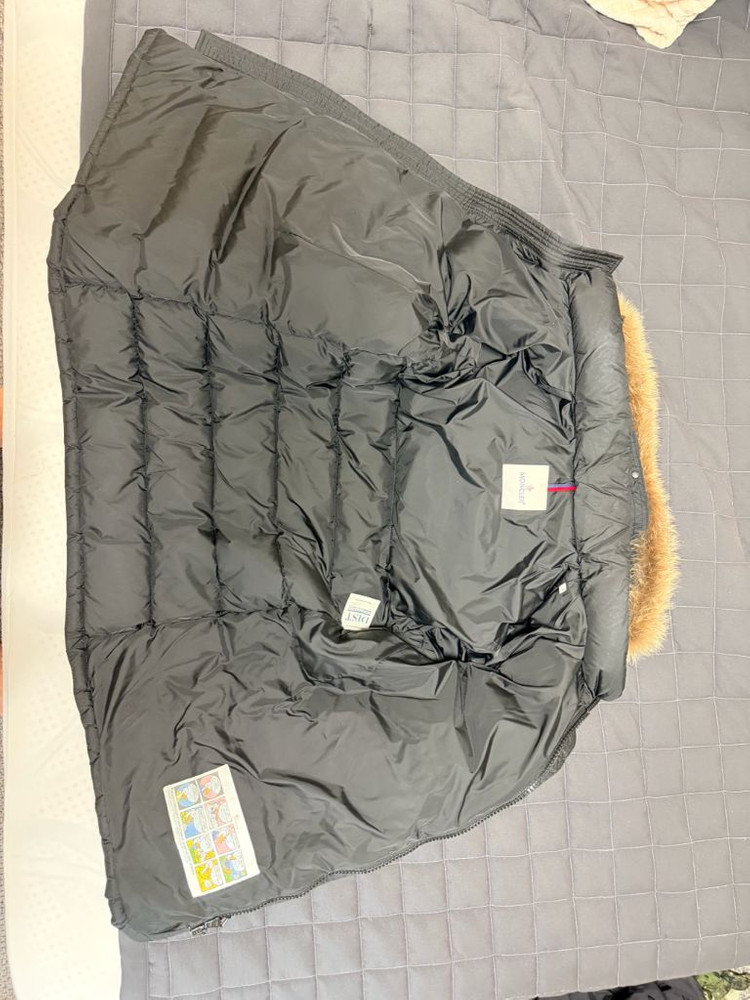 몽클레어 클루니 이미지