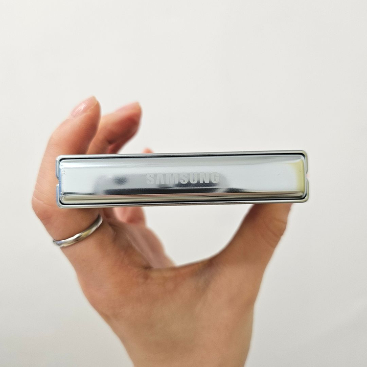 갤럭시 Z플립5 / S급 / 3-21--5