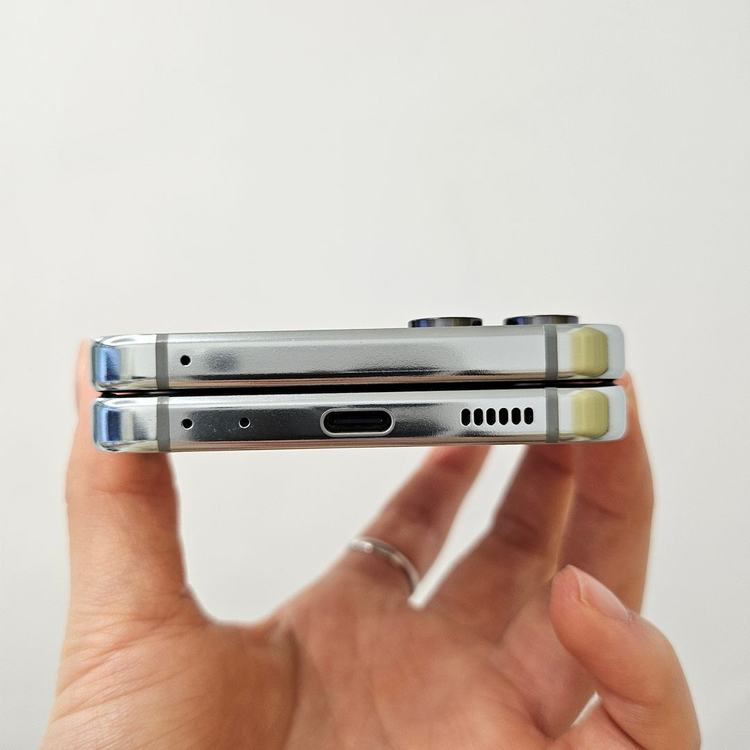 갤럭시 Z플립5 / S급 / 3-21--4