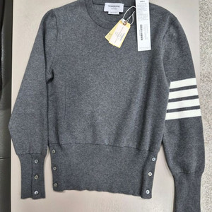 톰브라운 니트 42사이즈