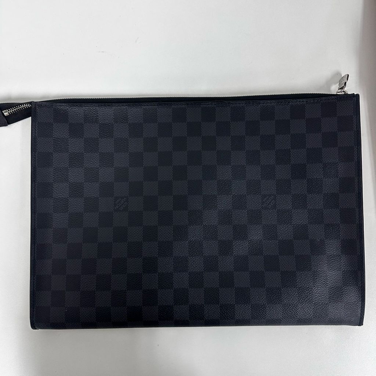 루이비통 다미에 그라파이트 24시간 클러치백 이미지