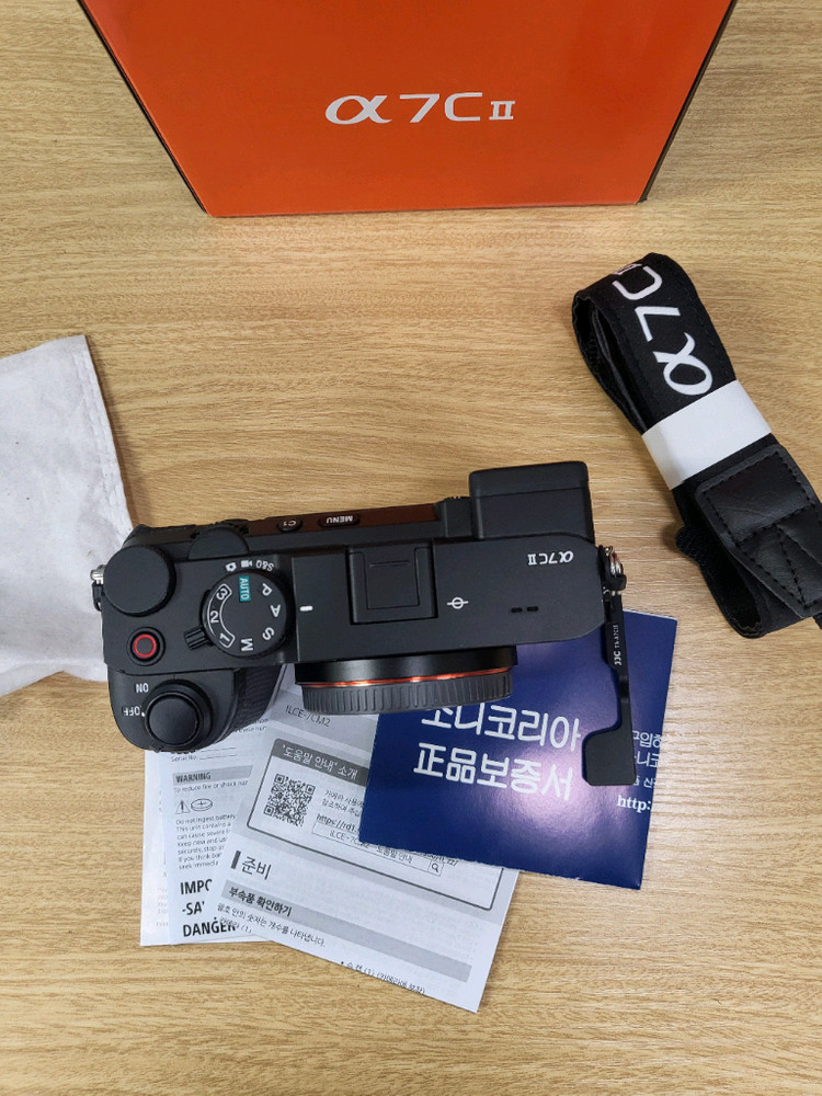 7c2블랙 판매학니다구성은풀밗이구요기변하기위해 처분해요가격은200안원에정리합니다보증기간도26년11월까지마니남앗네요각--1