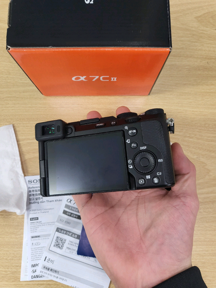 7c2블랙 판매학니다구성은풀밗이구요기변하기위해 처분해요가격은200안원에정리합니다보증기간도26년11월까지마니남앗네요각--3