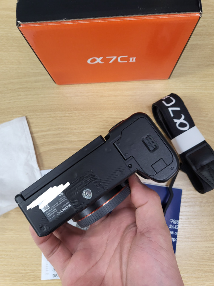 7c2블랙 판매학니다구성은풀밗이구요기변하기위해 처분해요가격은200안원에정리합니다보증기간도26년11월까지마니남앗네요각--4