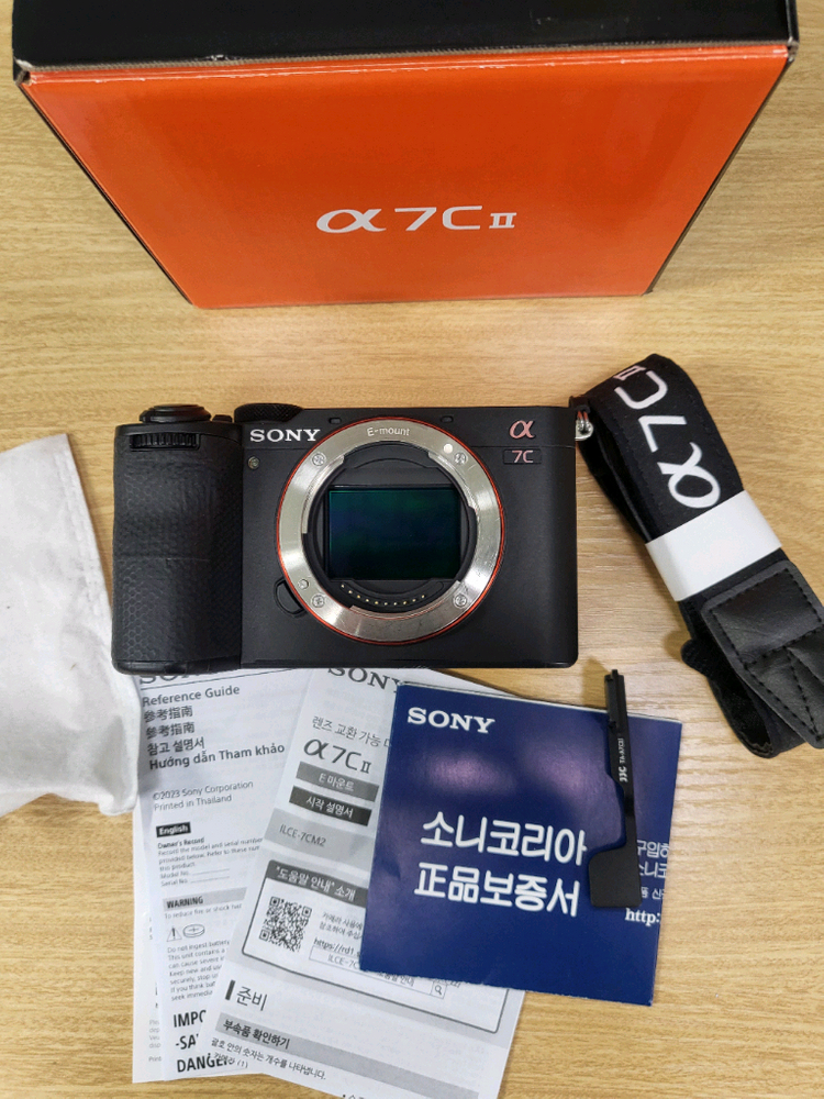 7c2블랙 판매학니다구성은풀밗이구요기변하기위해 처분해요가격은200안원에정리합니다보증기간도26년11월까지마니남앗네요각--5