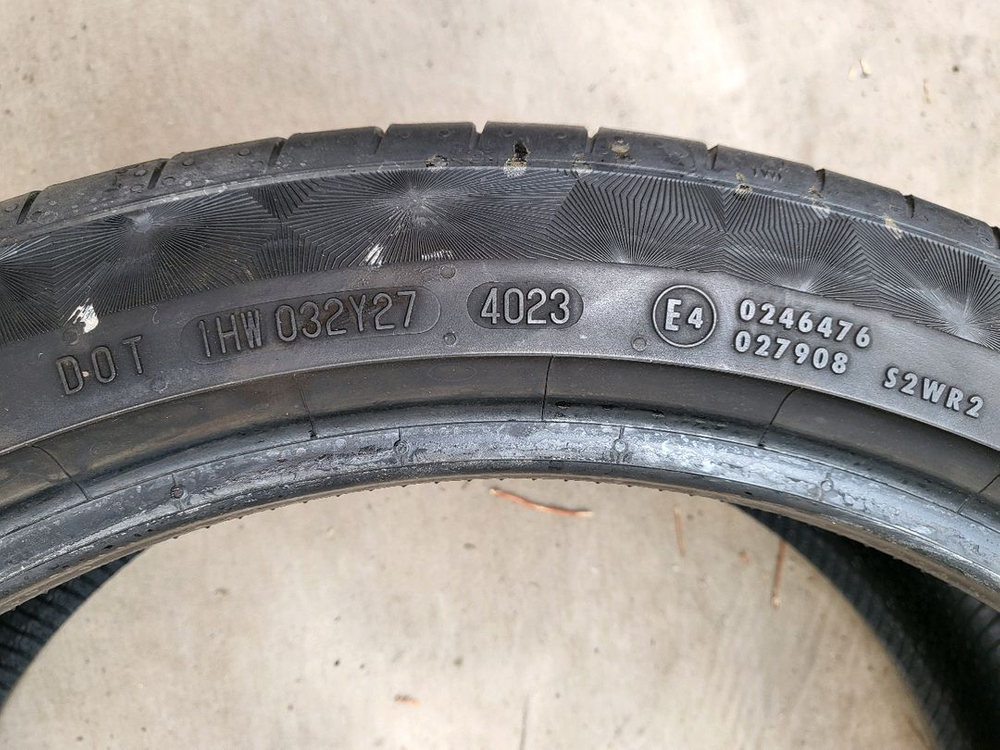 볼보 S60 콘티넨탈 타이어 2개 2354019 이미지