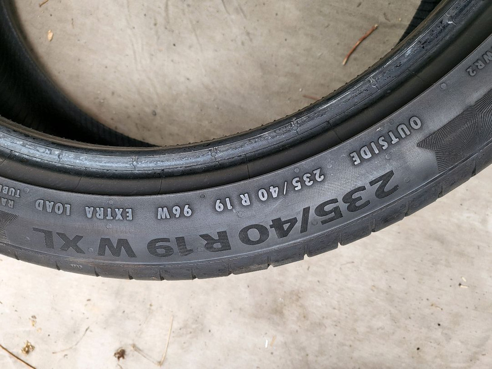 볼보 S60 콘티넨탈 타이어 2개 2354019 이미지