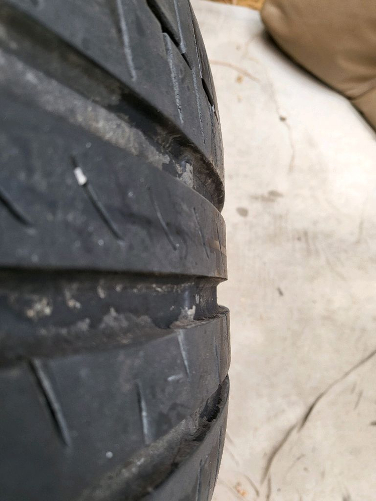 볼보 S60 콘티넨탈 타이어 2개 2354019 이미지