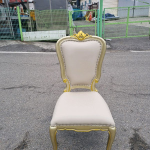 중고 .엔틱의자 .업소용 카페 가정 웨딩홀 행사장 다용도 의자