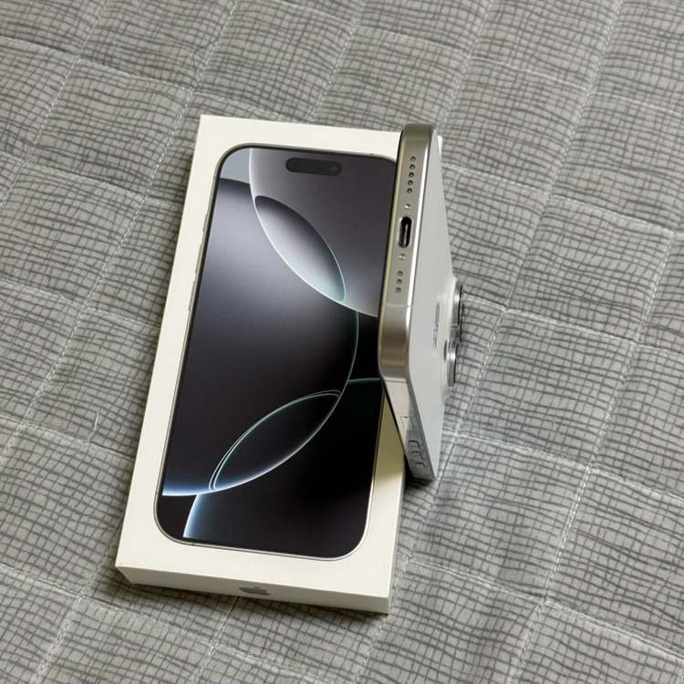 아이폰 16프로 화이트 256--2