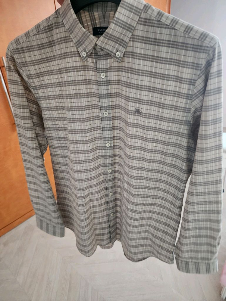 버버리 연베이지 셔츠 팝니다.--2