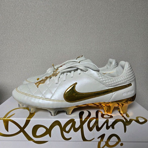 티엠포 SE 호나우지뉴 한정판 285 이미지