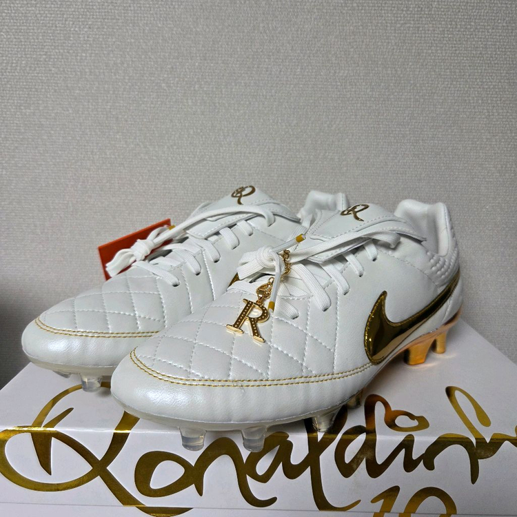 티엠포 SE 호나우지뉴 한정판 285 이미지