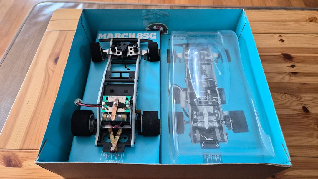 아카데미 과학 올드 RC카 마취 MARCH 85G 팝니다 이미지