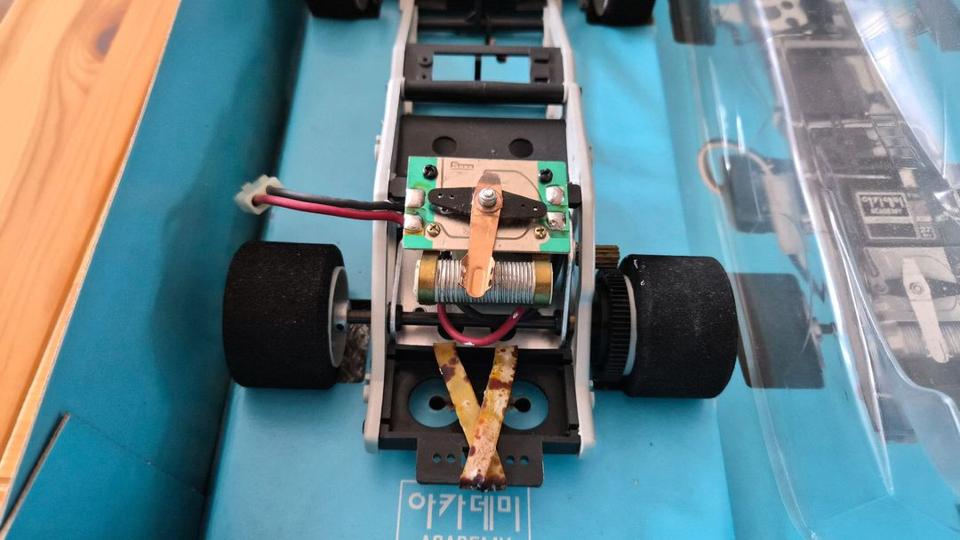 아카데미 과학 올드 RC카 마취 MARCH 85G 팝니다 이미지