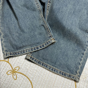 스트레이트핏 워싱 청바지