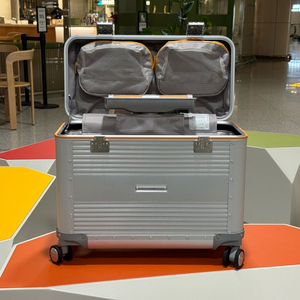 [새상품|택포] 로우로우 ALU 컨버터블 캐리어 (17인치/실버)