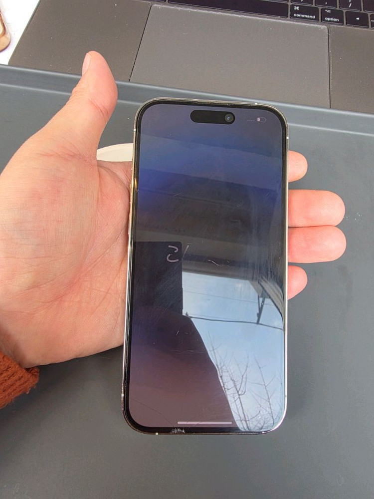 아이폰 14pro 256g--6