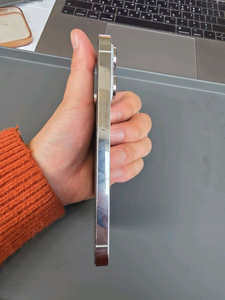 아이폰 14pro 256g--1